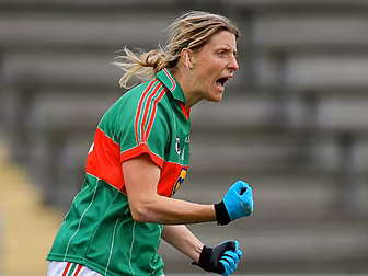 Cora Staunton strikes late to...