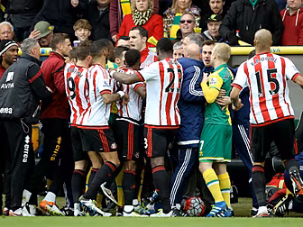Sunderland and Norwich fined a...
