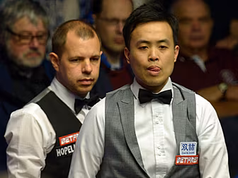Fu survives Hawkins comeback t...