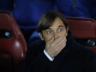 PSV capitalise on Ajax's s...