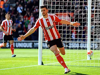 Shane Long scoops Southampton...