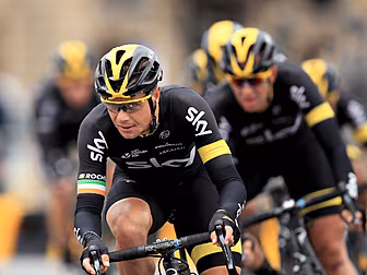 Nicolas Roche keeps himself in...