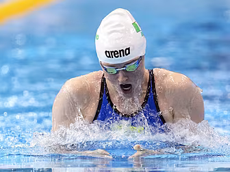Fiona Doyle edges into Women&#...