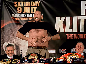 Tyson Fury admits he was floor...