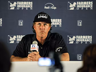 Phil Mickelson repays profit f...