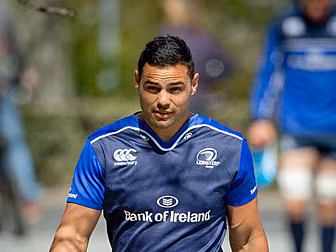 Leinster's Ben Te'o ge...