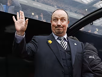 Rafa Benitez signs three-year...