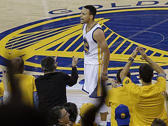 Golden State win Game 5 to sur...