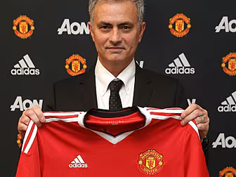Manchester United finally conf...