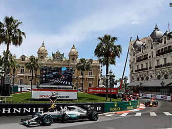 How Mercedes and Lewis Hamilto...