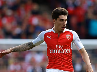 Arsenal's Bellerin in Spai...
