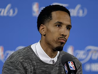 Warriors bench shines to help...