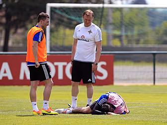 Kyle Lafferty gives Northern I...