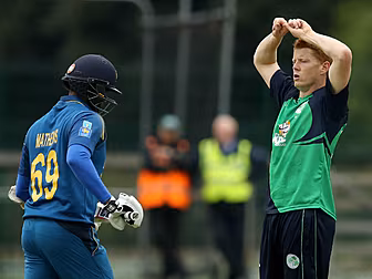Ireland crash to defeat agains...