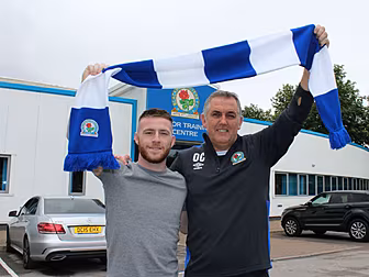 Jack Byrne completes move to B...
