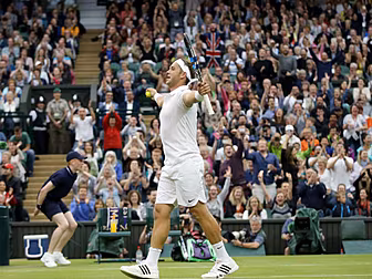 Roger Federer makes light work...