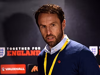 Gareth Southgate turns down En...