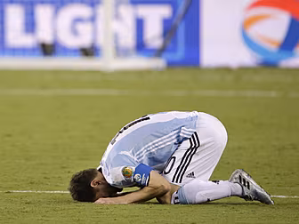 Lionel Messi says he'll re...