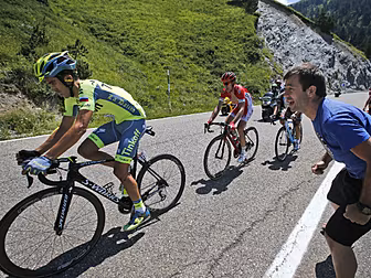 WATCH: Alberto Contador forced...