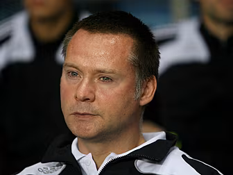 Dundalk's Icelandic oppone...