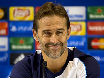 Spain unveil former Porto mana...