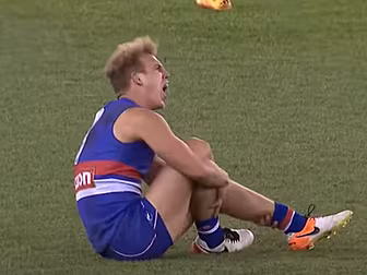 WATCH: Aussie Rules player bre...
