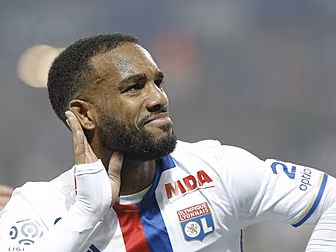 Lyon reveal Arsenal bid for st...