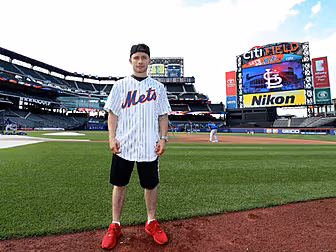 GALLERY: Carl Frampton meets t...