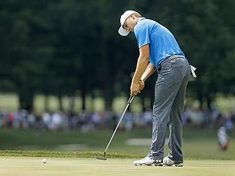 Jordan Spieth storms into cont...