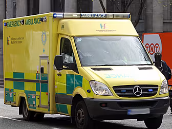 GAA referee dies after collaps...