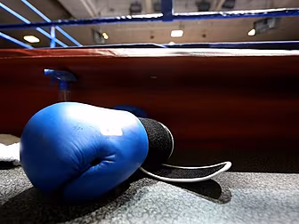 Irish boxer suspended after fa...