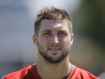 Tim Tebow hoping to become a p...