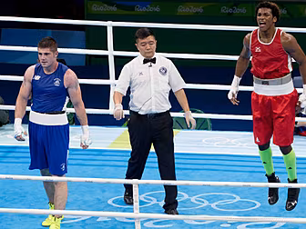 Joe Ward claims referee "m...