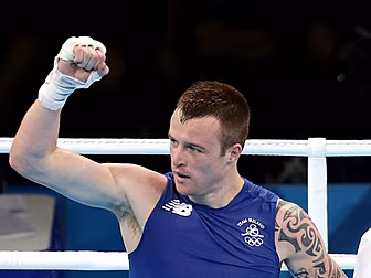 Steven Donnelly fights his way...