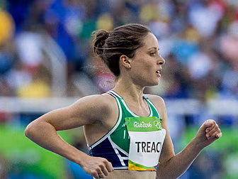 Sara Treacy gets close to her...