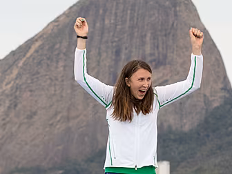 WATCH: Annalise Murphy serenad...