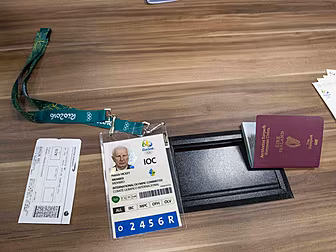 Pat Hickey will remain in hosp...