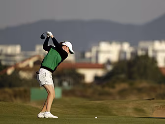 Tough start for Irish duo in O...