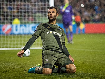Injury-time goal proves very c...