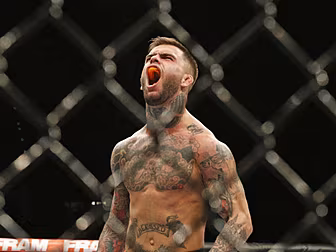 Cody Garbrandt extends win-str...