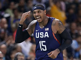 An emotional Carmelo Anthony s...