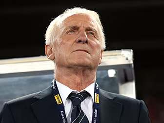 John Giles reacts to what Andy...