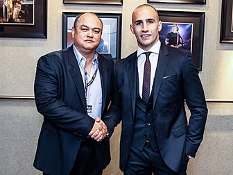 Former UFC welterweight signs...