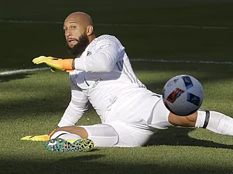 WATCH: Tim Howard proves he ha...