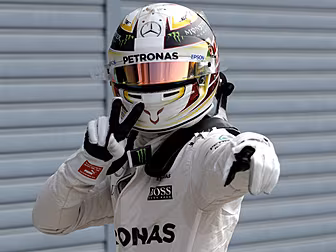 Lewis Hamilton outclasses Rosb...