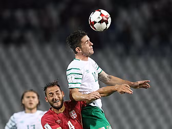 Daryl Murphy rescues Ireland a...