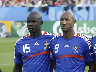 PIC: Nicolas Anelka compares L...