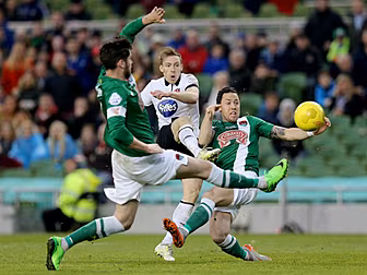 Cork City and Dundalk avoid ea...