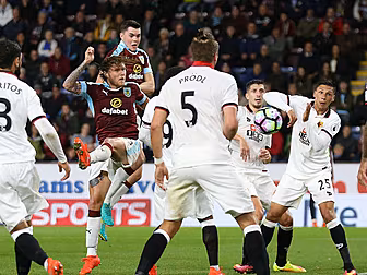 Jeff Hendrick gives Burnley pe...