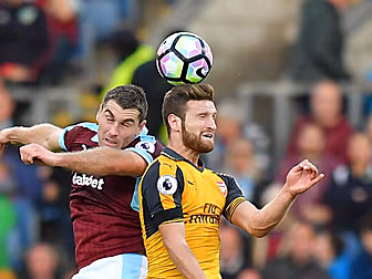 Last gasp goal gives Arsenal v...
